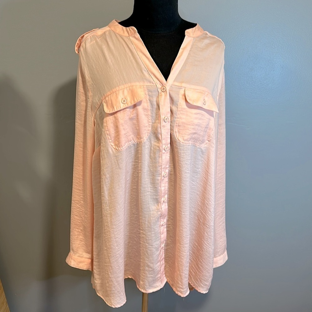 🔥Michelstudio collection button up, peach blouse with open back